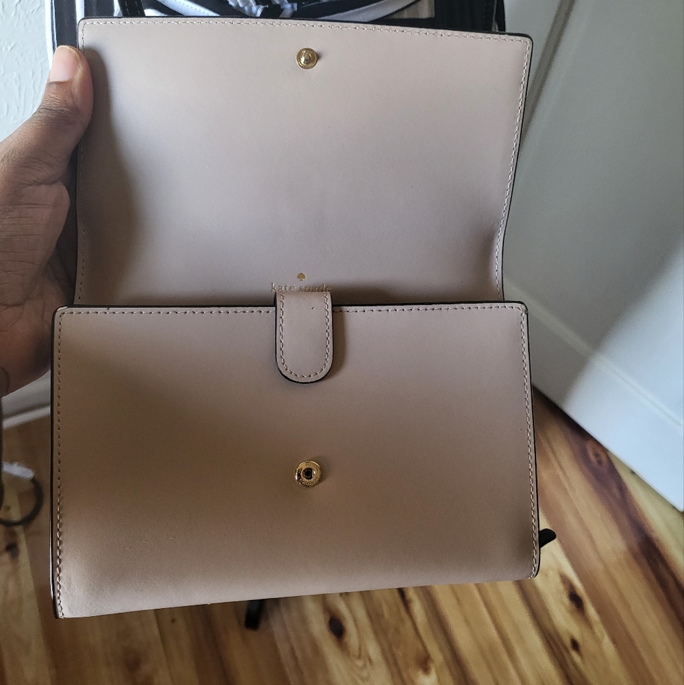 Kate Spade crossbody wallet on strap - Picture 6 of 7